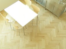 画像4: カバ無垢フローリング・ヘリンボーン貼り用・無塗装　420×60×15 (4)